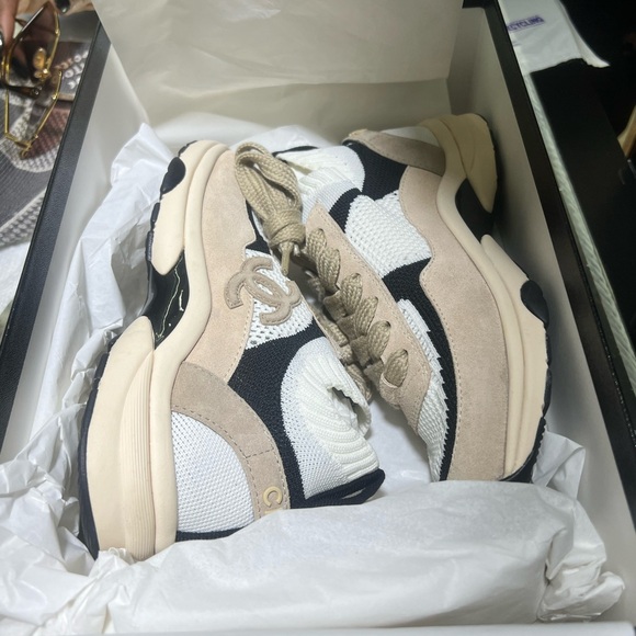 CHANEL Beige and Black Knit Sneakers - Picture 6 of 8